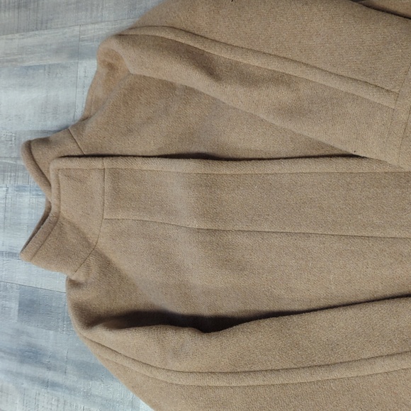 NEW WITH TAGS Cream J.Crew Coat - Picture 2 of 6